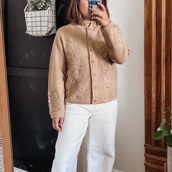 Vintage Talbot 100% wool buttoned front sweater. Size S - Picture 12 of 13